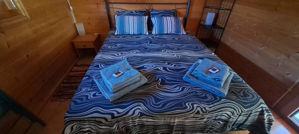 chalet-master-bedroom - Villa Soroni